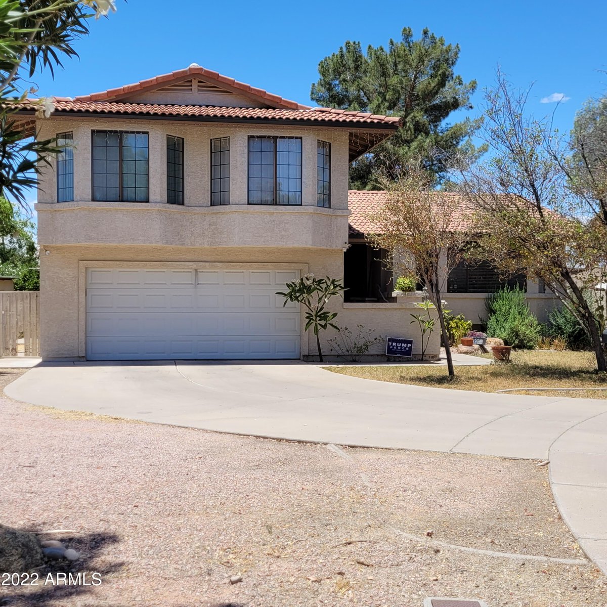 LookLlc's tweet image. Ready for a change? This 4 BD/ 3 BA in Scottsdale won't be on the market long.  cpix.me/l/152148126