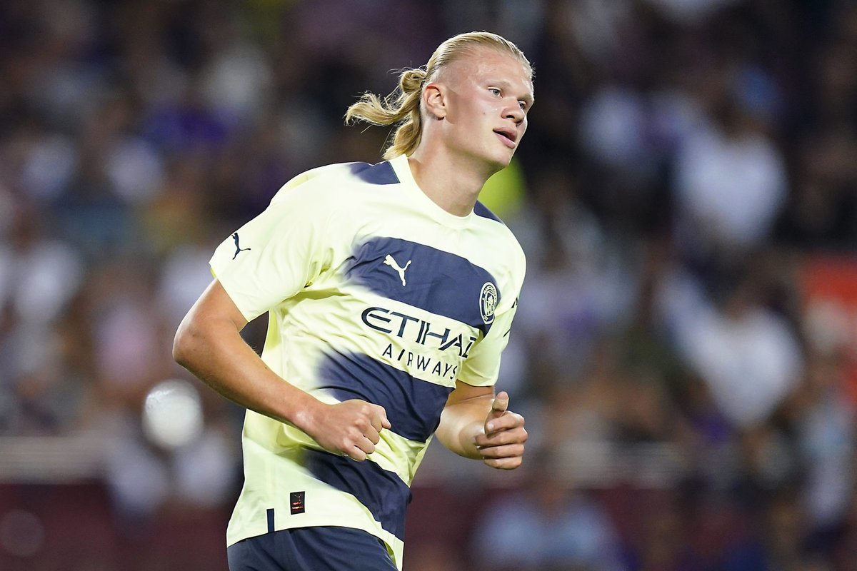 ActuFoot_'s tweet photo. 🚨 RECORD ! Erling Haaland devient le premier joueur à marquer 9 buts pour ses 5 premiers matches de Premier League. 👑 https://t.co/nRDOlog5DO