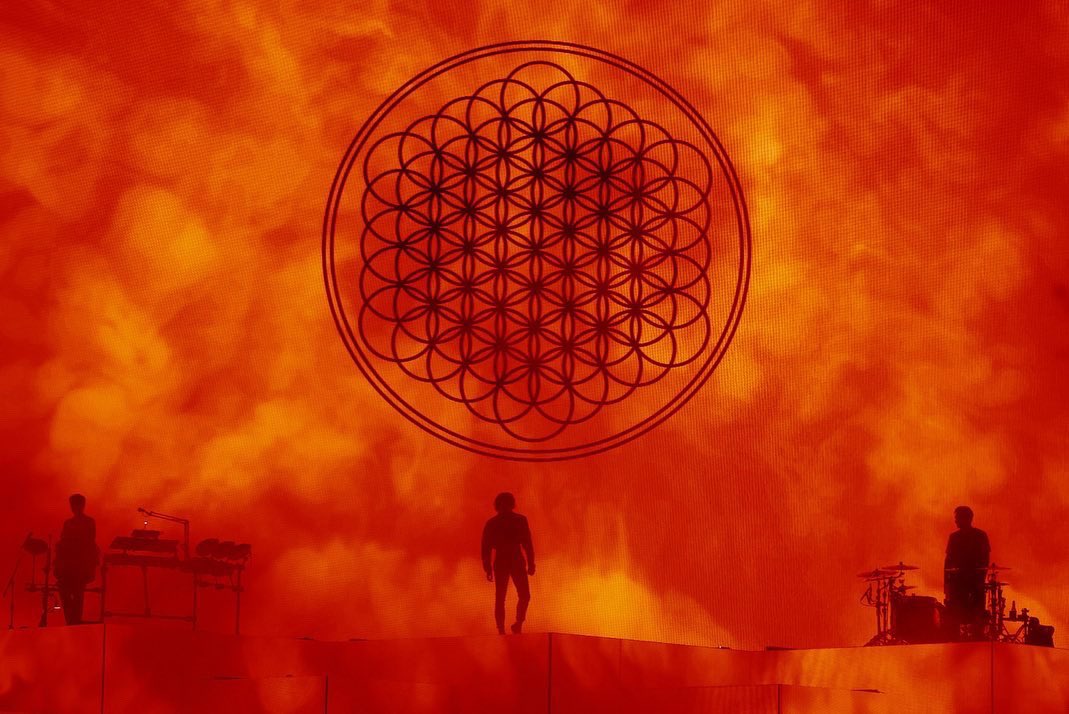 STAINEDHEARTOUR's tweet photo. ᅠᅠ
ᅠᅠ
ᅠᅠ
              ◟♡ ˒ #⃝STAINEDHEARTOUR
            ﹙  Bring   Me  The   Horizon﹚
              “ Teardrops. ”                    ♡

ᅠᅠ
ᅠᅠ https://t.co/ybZu3KAMcv