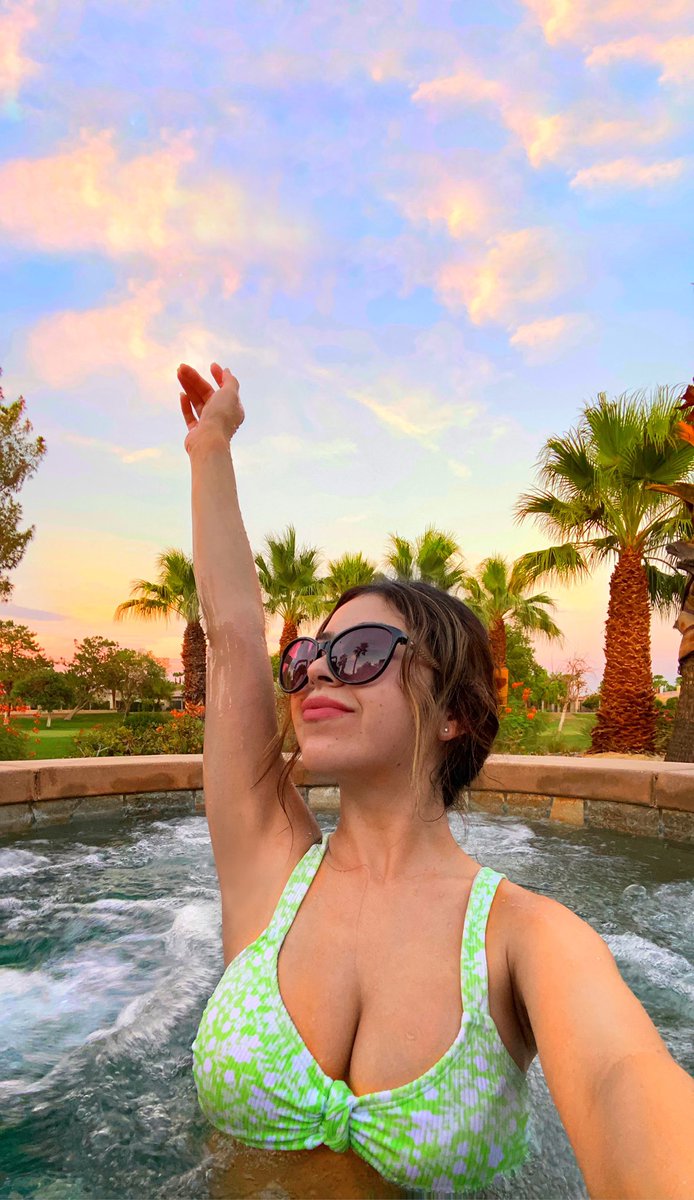 emilyaurora_'s tweet image. Bye, August! ☀️💘🌴 

#august #augusttaylor #augusttaylorswift