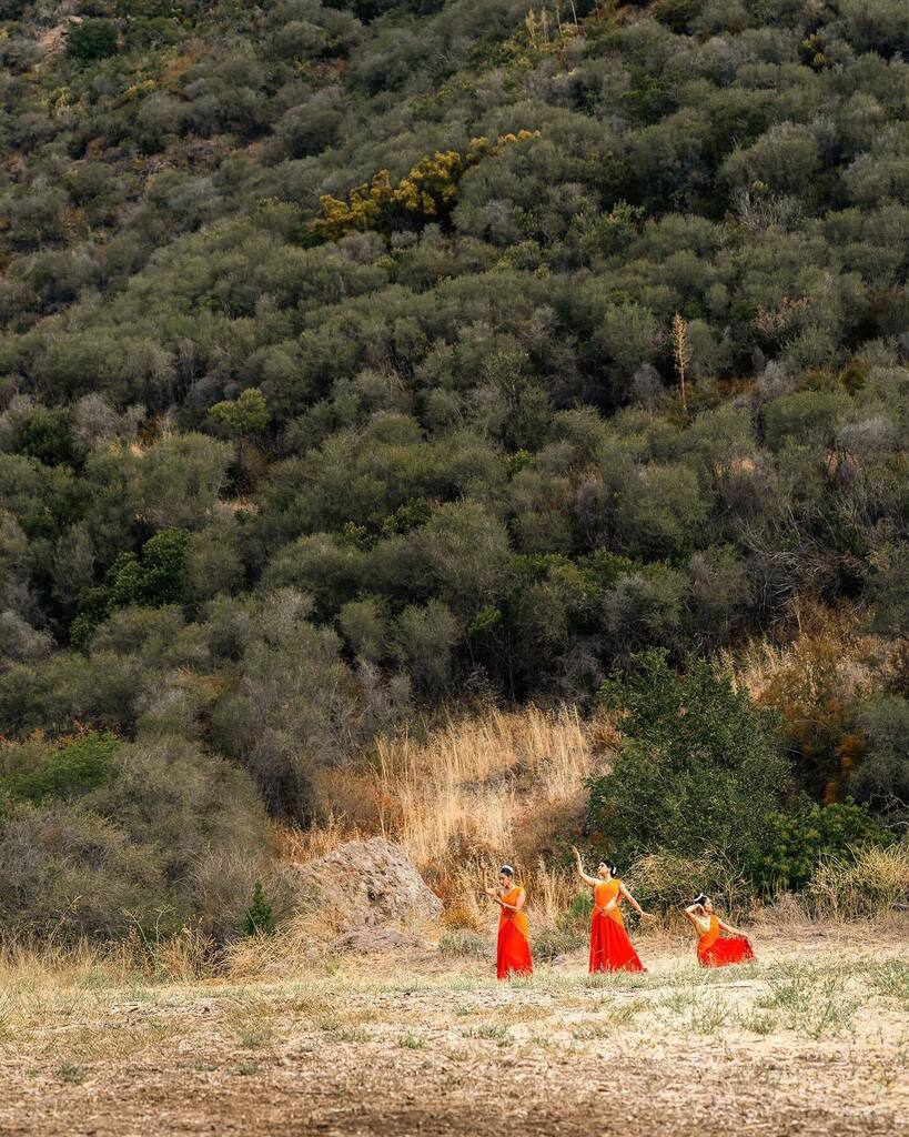 hawk8y8's tweet photo. Context on @americantaal_series. Swipe for full crop. This quick production was a dream to photograph!

Dir: @radhamehta 
Prod: @gabecolombia 
DP: @isue 
PD: @suneha_balasubramanya 
.
.
.
#productionstill #productionstills #productionstillsphotographer #… https://t.co/GKN6AL2gn0 https://t.co/c1S6LSg32t