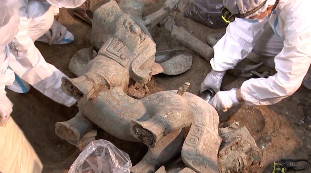 archaeoworld18's tweet photo. The largest animal-shaped bronze mythical beast unearthed at Sanxingdui.
https://t.co/AnD7UJXW5T https://t.co/stP73eTiqq