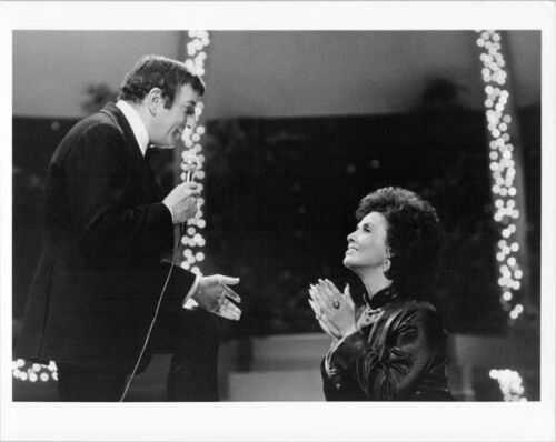 oldisnewradio's tweet photo. Coming up next JUDY GARLAND, TONY BENNETT & LENA HORNE on @oldisnewradio on @PenthouseRadio at https://t.co/v2xqmpVWe6 #44thYear #MegaMedleyMadness #BornInATrunk #Centennial @JudyGarlandExp @TheJudyRoom @JudyGarlandClub #HaroldArlen @itstonybennett
#PopStandards #Jazz #Showtunes https://t.co/6CNqQMjjSK