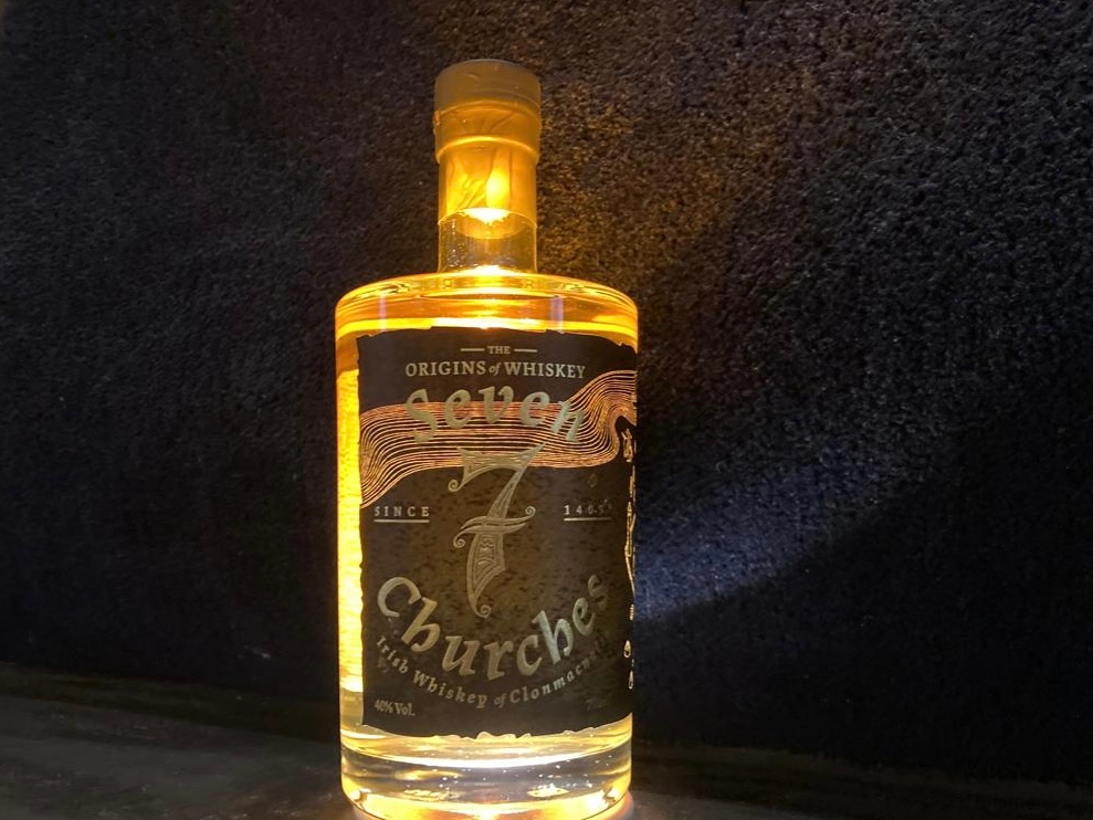 SevenChurches_'s tweet photo. Toasting to perfection π₯
#irishwhiskey #clonmacnoise #whiskey #ireland #irishpub #whiskeybusiness #whisky #sevenchurches #irish #whiskeygram #sevenchurcheswhiskey #sevenchurchesirishwhiskey #theoriginsofwhiskey https://t.co/r7CEwQCQep