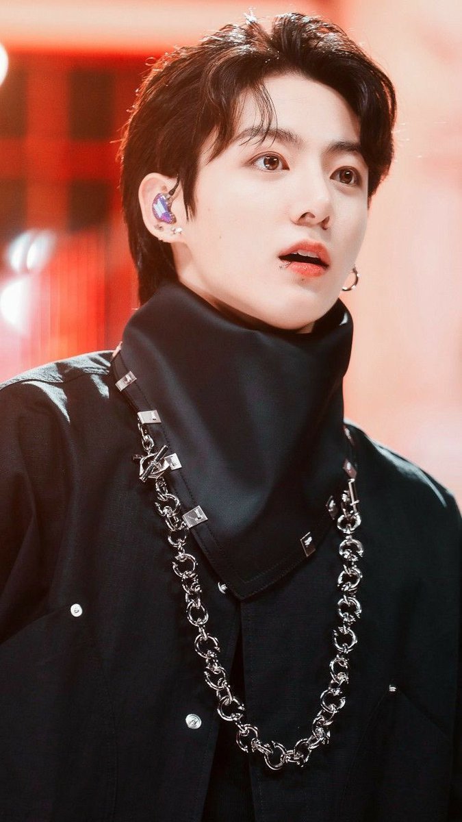 Fathusafnas7's tweet photo. Happy 25th birthday dear Jungkook🎂🌸Armys are always proud of you &amp; are happy for you as you have grown into a beautiful perfect human🥹We love you so much🥳🫶🏻Wishing our golden maknae the best only❤️‍🔥Keep shining with all the luv you’re getting🌟
#JungkookDay 
#OurPurpleLightJK https://t.co/hnwdFw3Oue