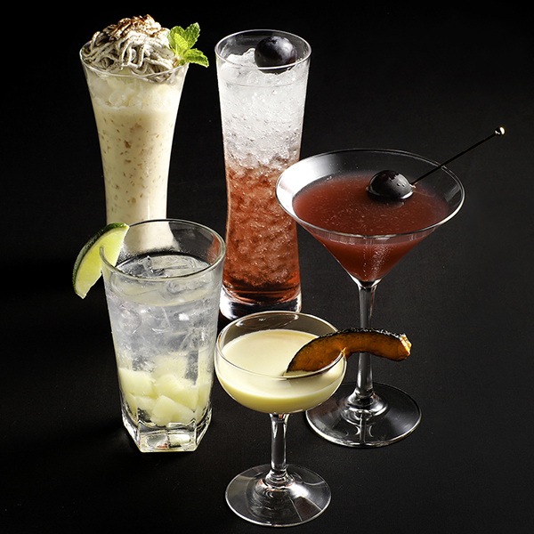 42BAR_1's tweet photo. 【🥂Autumn Cocktail Collection 2022🥂】

BARで秋を堪能✨秋をカクテルで楽しむ😍
🍁『Autumn Cocktail Collection 2022』🍁

【期間】９月１日（木）～１０月３１日（月）
【店舗】42BAR

#営業再開 #アルコール #お酒 #カクテル #期間限定 https://t.co/yZnZXynugJ