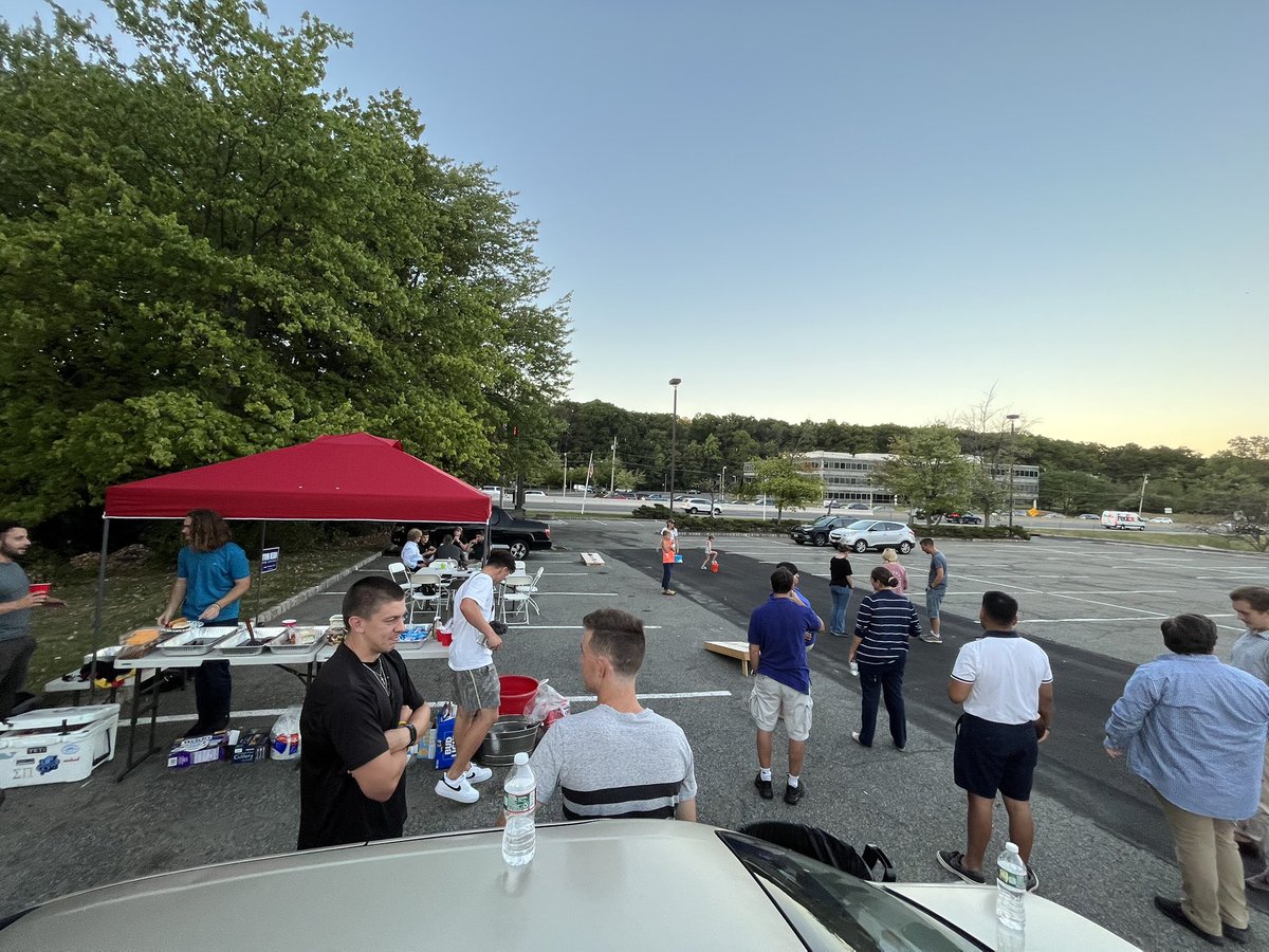 MorrisGOP's tweet photo. Another successful night at Morris County Republican Headquarters! Tonight our Grassroots Young Republicans hosted a summer BBQ in our parking lot! #ProParent #proPolice #ProTaxPayer #Winning! https://t.co/Kk5LWolESW