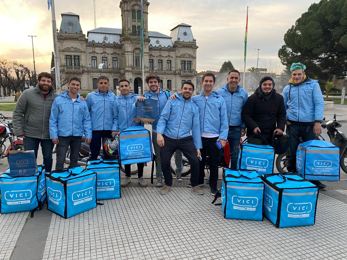 agusparra's tweet photo. En Tres Arroyos, ya lanzamos nuestro propio equipo de Riders. 

Tremendo logro para nuestro equipo 💪 

Vamos VICI 🛵 https://t.co/ZyV3c6R1oT