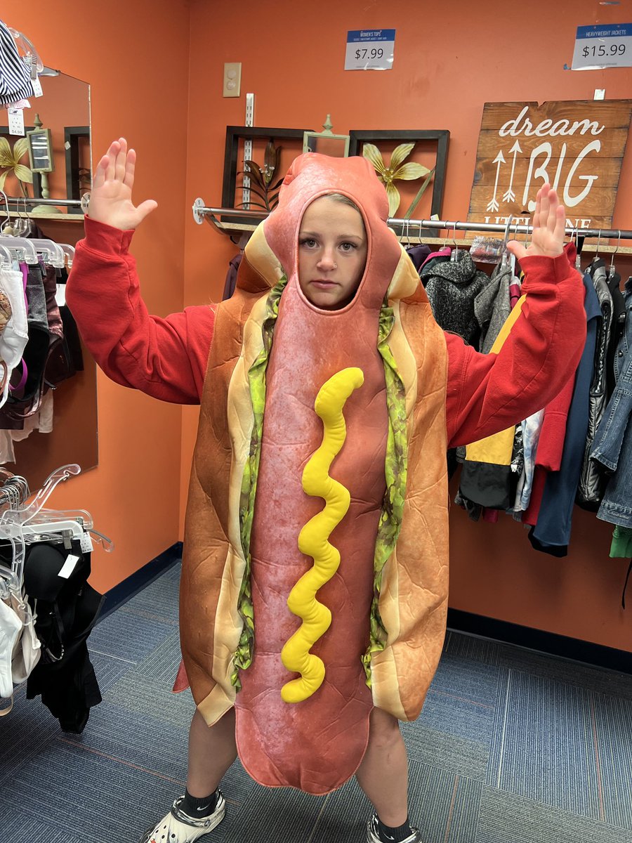 ericksonkl84's tweet photo. Come out and support the Itasca Softball 🥎 Team at Super One Foods SOUTH Brat Barn! This Thursday and Friday from 11am-530pm!  Come meet the team and show some support for the 2023 Team! #RTB #Vikings #TakeTheNORTH https://t.co/yJWauDqQ1n