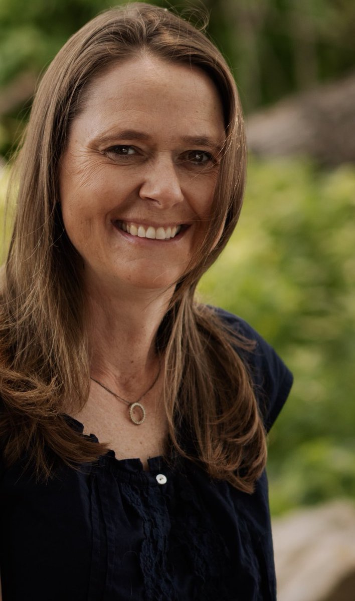 PowHERPlatform's tweet image. Join me this fall for the “Unlock Your Story Vault” Masterclass! 🔑 Three group sessions + two private sessions and you’ll be on your way to creating greater impact with authentic storytelling… 

Visit tinyurl.com/2p8tzhtd for early bird  pricing!