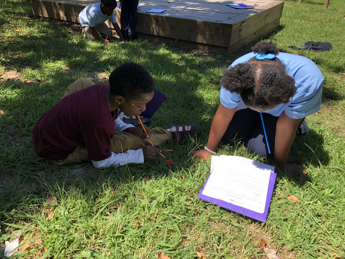 We took learning outside today for a science experiment! We’re becoming experts on friction, force, and motion. Full STEAM ahead in 2nd grade!! @YaasmeenShahid @DrArnoldAP_HAES @APSHAES @CrystalJanuary