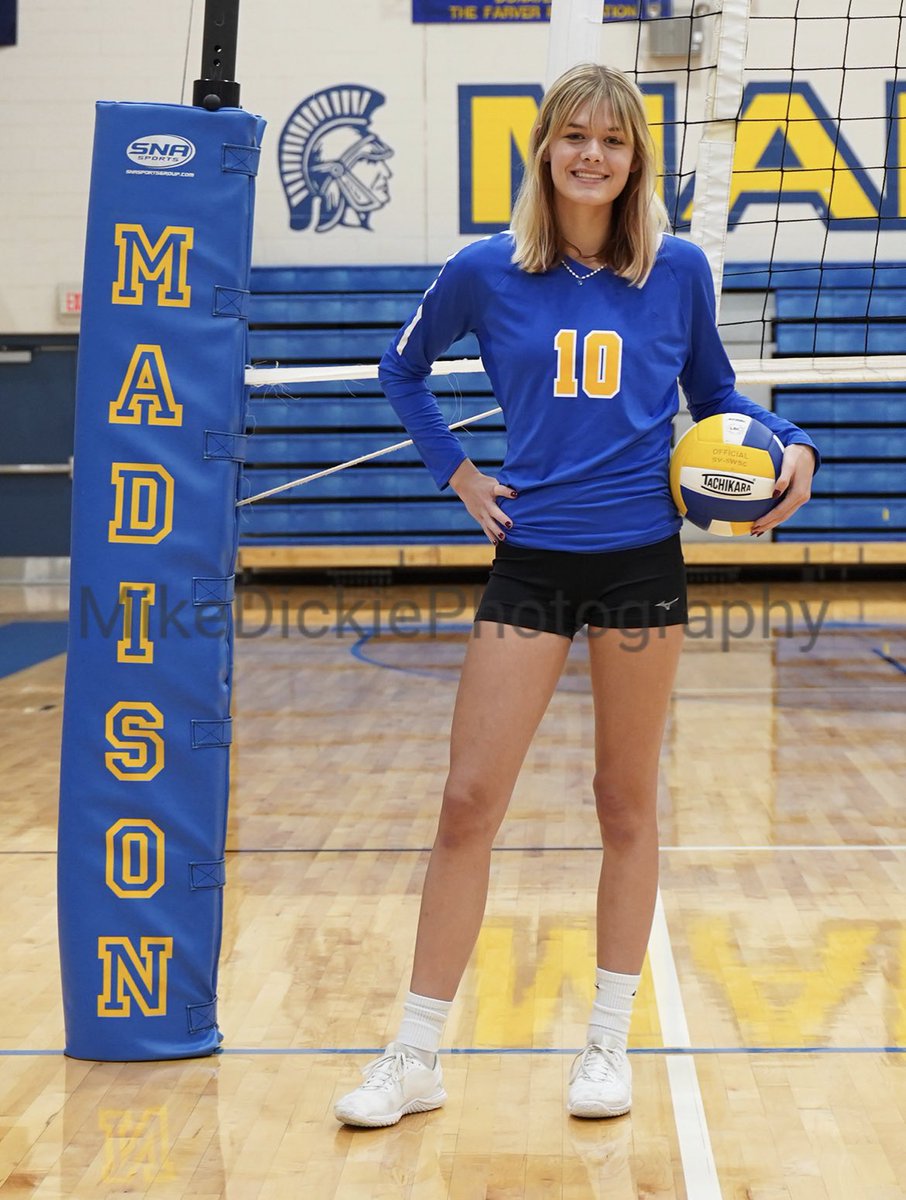 MadTrojansVB's tweet photo. Hi! I'm Elizabeth Hacker and I'm a sophomore. I've been playing 🏐 for 6 yrs in various positions, but this year I'm a middle hitter! I am most excited to grow as a player, hone my skills, and compete at a higher level. Along with playing 🏐 year-round, I also run track. https://t.co/S9pea2cMu8