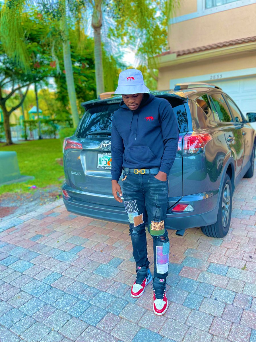 nflgucci6's tweet photo. “Si sak sou ou a pa foumi🐜 al dezabiyew”💎🔥
CHINWA GANG🙌🏾🐜 https://t.co/r4DU255Z2F