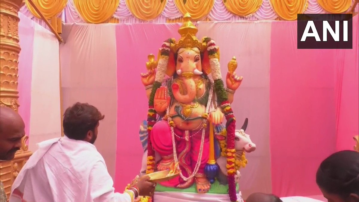 ANI's tweet photo. Karnataka | People from Muslim and Hindu communities came together to celebrate #GaneshChaturthi in the Mandya district as the ten-day festival began yesterday (31.08) https://t.co/kYX9bjouIo