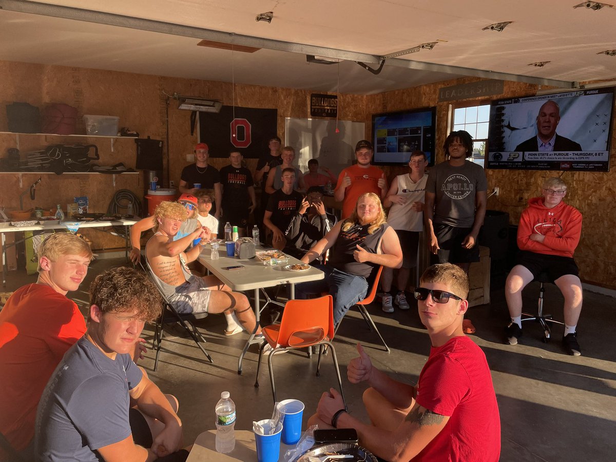 kyleharmon34's tweet photo. Thanks to @MaggieMae1203 for feeding the offense for meeting our goal of 42 points this week. Sun was brutal. #BeatOG https://t.co/W32oanJmFb