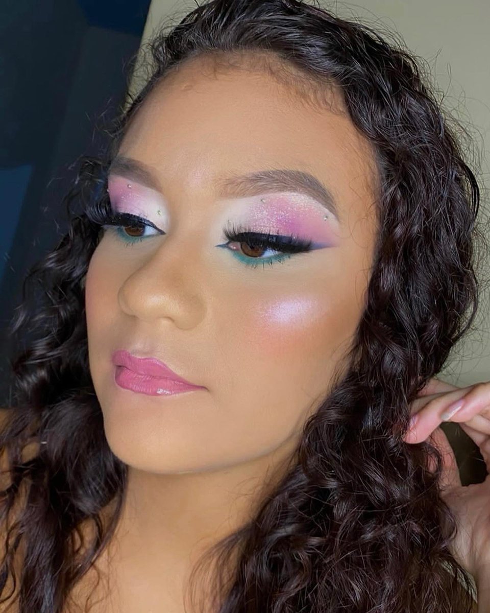 yassmakeupp's tweet photo. Toda barbiezinha ๐
____________________________________
PARA MAIS INFORMAรรES SOBRE AGENDAMENTOS :
21 97019-0708
#maquiadora #maquiadorarj #maquiadoraprofissional #makeup #makeuprj https://t.co/1txmqnZqkO
