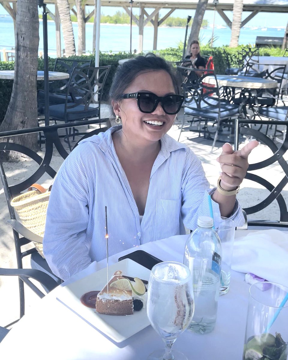 donnasdfgh's tweet photo. my birthday is always bliss, but this year was even better. thank y’all 🥹🫶🏻 https://t.co/pFY1GKUYiP