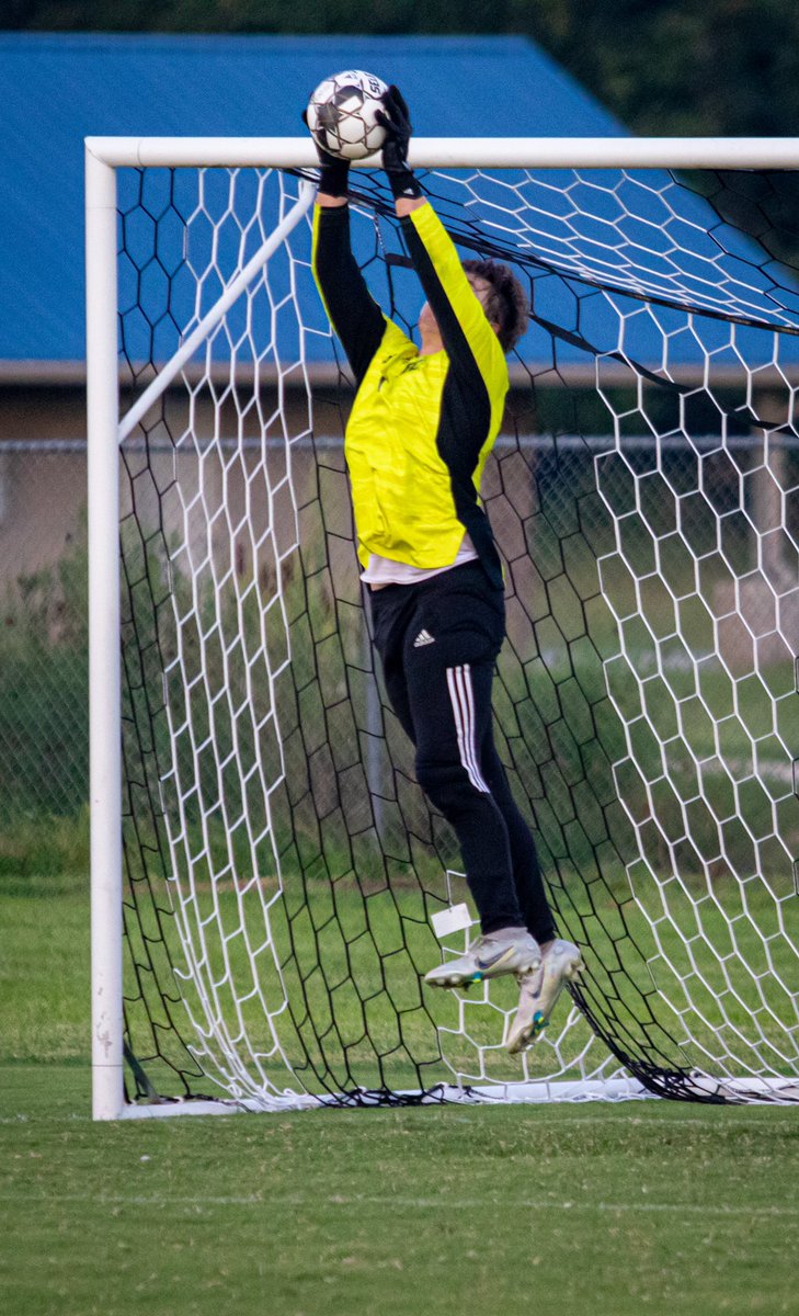 BrickImages's tweet photo. @EastCarterSocc1 vs @Russellsports https://t.co/PuqGLEOeF7