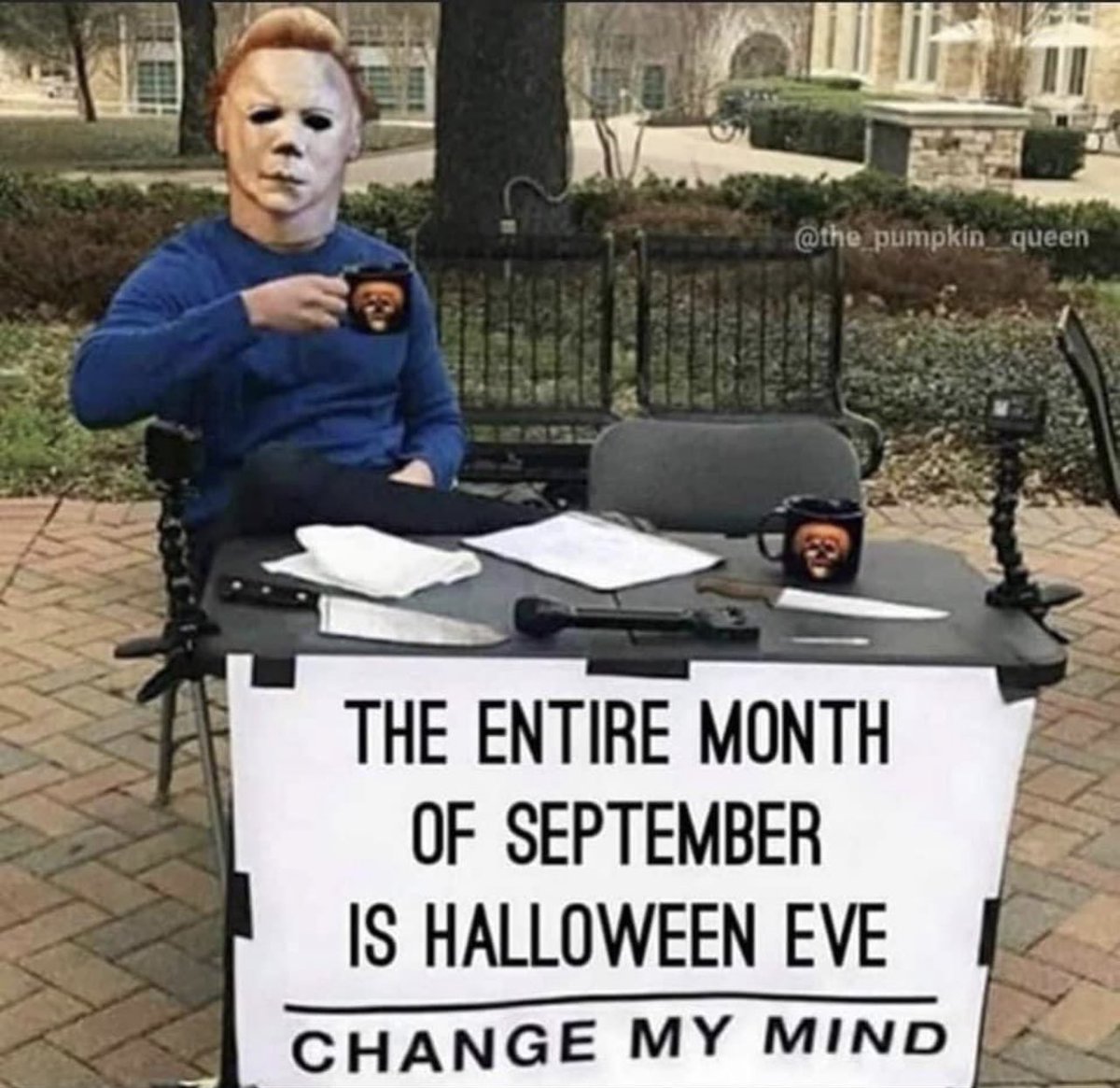 HalloweenVerse's tweet image. This is your reminder that all of September is really just Halloween Eve #September1st #Halloween #MichaelMyers #HalloweenVerse