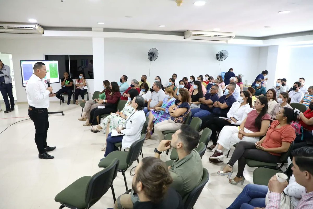 oscaropa's tweet image. Los docentes de la Escuela de Ciencias participan de la jornada de inducción liderada por nuestro #RectorUNIPAZ , con el apoyo de la #Vicerrectoría y la Dirección de Investigación y Proyección Social. 
Durante la actividad conocieron los avances más significativos de la