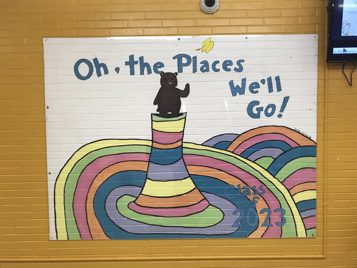 Bruin Beginnings day for frosh is over, senior wall is ready for the new signatures, all students will be returning tomorrow- let’s go!  #gobru. @SchoolsHelena