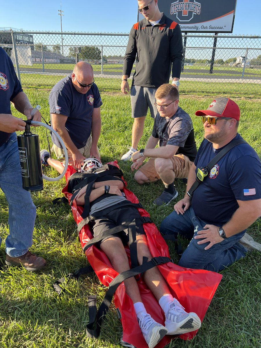 OtsegoSportsMed's tweet photo. Spent the evening doing some spine board training with NW 190 and Washington Twp Fire. Love being a part of making sure our community medical response is well versed and ready to go when needed. #OtsegoKnights #AlwaysLearning #PracticeMakesPerfect https://t.co/IP3ftwdRFY