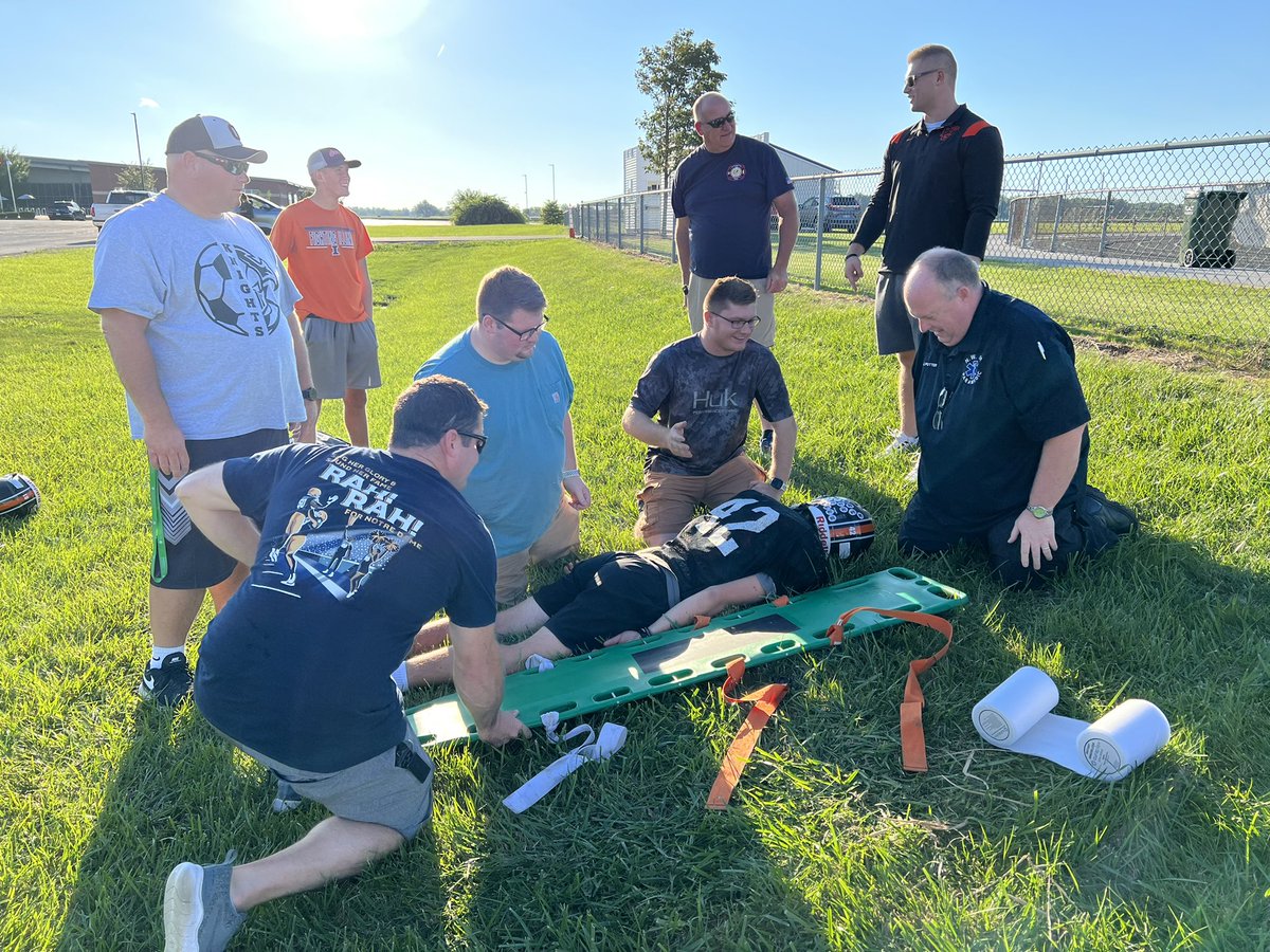 OtsegoSportsMed's tweet photo. Spent the evening doing some spine board training with NW 190 and Washington Twp Fire. Love being a part of making sure our community medical response is well versed and ready to go when needed. #OtsegoKnights #AlwaysLearning #PracticeMakesPerfect https://t.co/IP3ftwdRFY