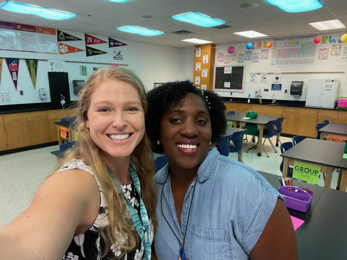 MrsHoyleScience's tweet photo. My 1st open house as a shark in the books! Looking forward to welcoming all of my 8th grade science students back to the shark tank next week! @SalemSharkTank https://t.co/WjlTVtOU2f