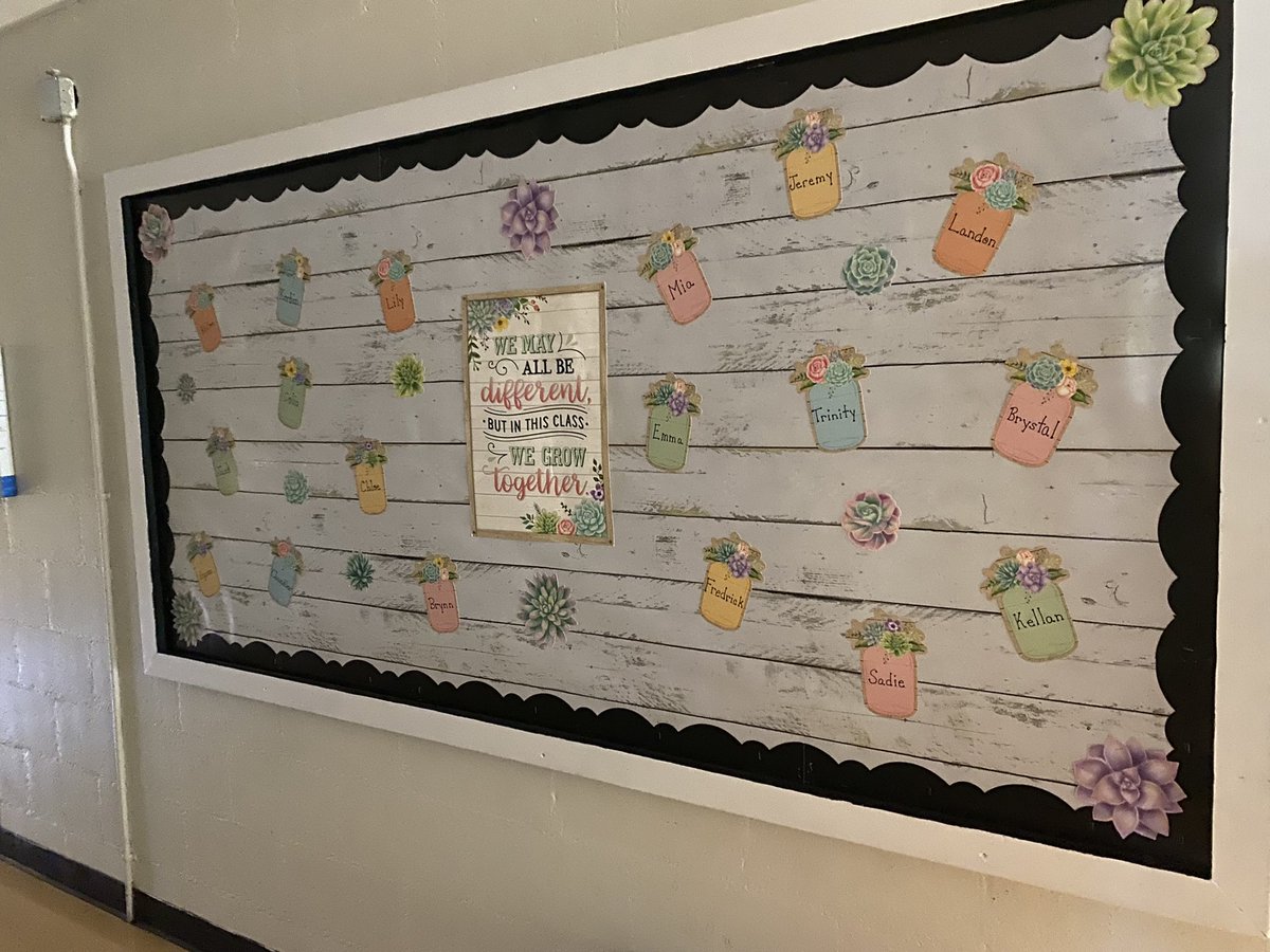 vreyome87's tweet photo. Excited for year 11 to begin! 💕 https://t.co/AwsWs6wkpl