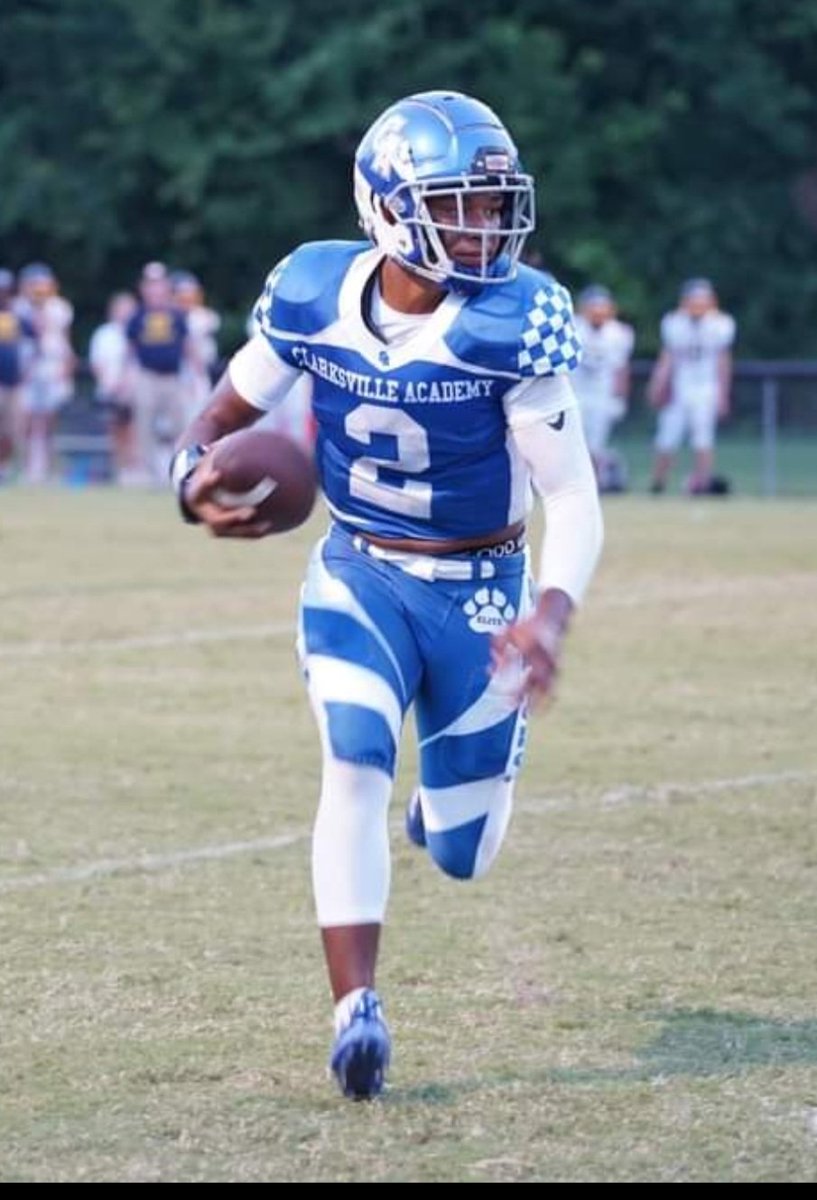 COACH_MURRAY34's tweet photo. Congratulations D.J. Merriweather last weeks EARN YOUR CLAWS WINNER. 3 passing td's, 2 rushing, multiple tackles, and a 48 yard punt. He made plays most can't. He is an arcade game and an amazing young man. You are E.L.I.T.E! Thanks Steve Wilson at 931 Originals for sponsorship https://t.co/NT2jjPSo3X
