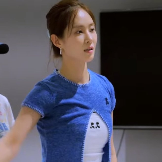 Soonkyuner Or Later Just Realized Sunny And Yuri Wore The Same Model Of Clothes But Different Colors From The Same Brand Rest Amp Recreation T Co Iyx8tmvif8 T Co Layuhwsqkv Twitter