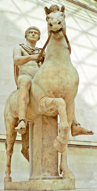 #TalDiaComoHoy #HoyEnLaHistoria  #CineHistórico   12 d.C. nace Cayo César "#Caligula" emperador romano 37 a 41 (m. 41), este César ha sido recreado por los siguientes actores: #hilo...