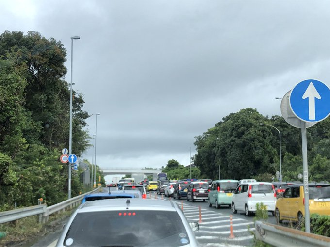 事故渋滞 国道1号 磐田バイパス見付ic付近で事故 4 5台でやってて通行止め 現地画像まとめ まとめダネ