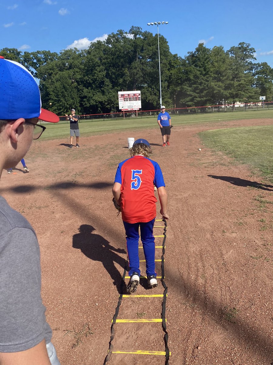 LintonBaseball's tweet photo. Our Middle Schoolers got after it tonight at their practice with the High School staff. Keep working, fellas!! #MinerPride #OneTeamOneProgram #617 https://t.co/uLNOLWcBmk