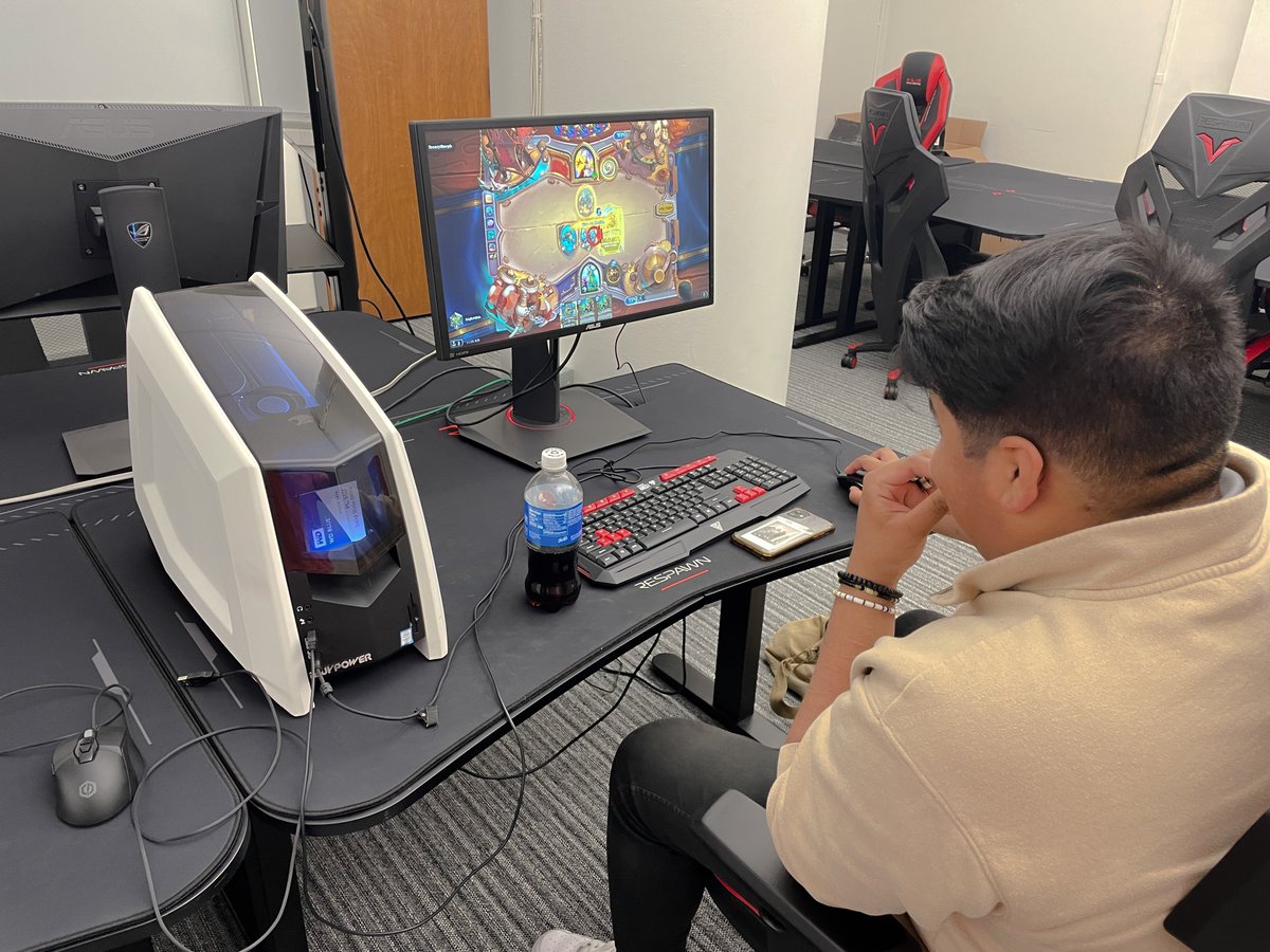 RULakersgg's tweet photo. It's good to be back #RideTheWave🌊 https://t.co/h9jXtlcVqX