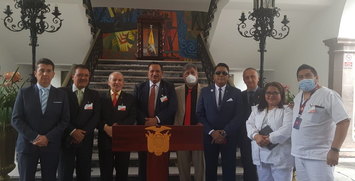 El trabajo mancomunado con <a href="/Vice_Ec/">Vicepresidencia</a> <a href="/DerechoSaludAN/">Comisión del Derecho a la Salud y Deporte</a> <a href="/Salud_Ec/">Ministerio de Salud Pública 🇪🇨</a> y los diferentes gremios de la #Salud dan sus frutos, hoy el presidente <a href="/LassoGuillermo/">Guillermo Lasso</a> firmó la aprobación de la Ley de Carrera Sanitaria.
Ahora si podemos decir que es un logro  para los profesionales de la salud.
