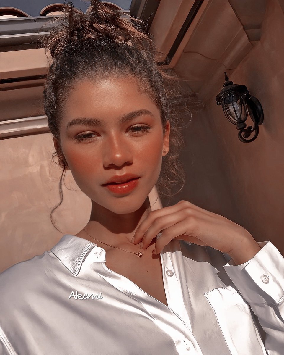 aloyrwl's tweet image. ─ ⤿ 
caught on the run bringing up the memories that have taken over my heart, i cry, the gaze that is far away. i felt it clearly, we’ll definitely recognize each other, you know, you’re so dazzling. ✧･ﾟ: *✧･ﾟﾟ