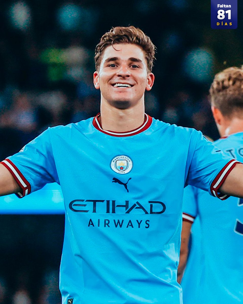 CONMEBOL's tweet photo. ✌️🇦🇷 ¡Doblete de @julianalvarezzz!
⚽⚽ El delantero argentino marcó sus primeros goles en la @premierleague en el 6-0 de @ManCity ante Nottingham Forest.
🏆 #81DaysToGo @FIFAWorldCup #CreeEnTuContinente https://t.co/0KgI7dxFoh