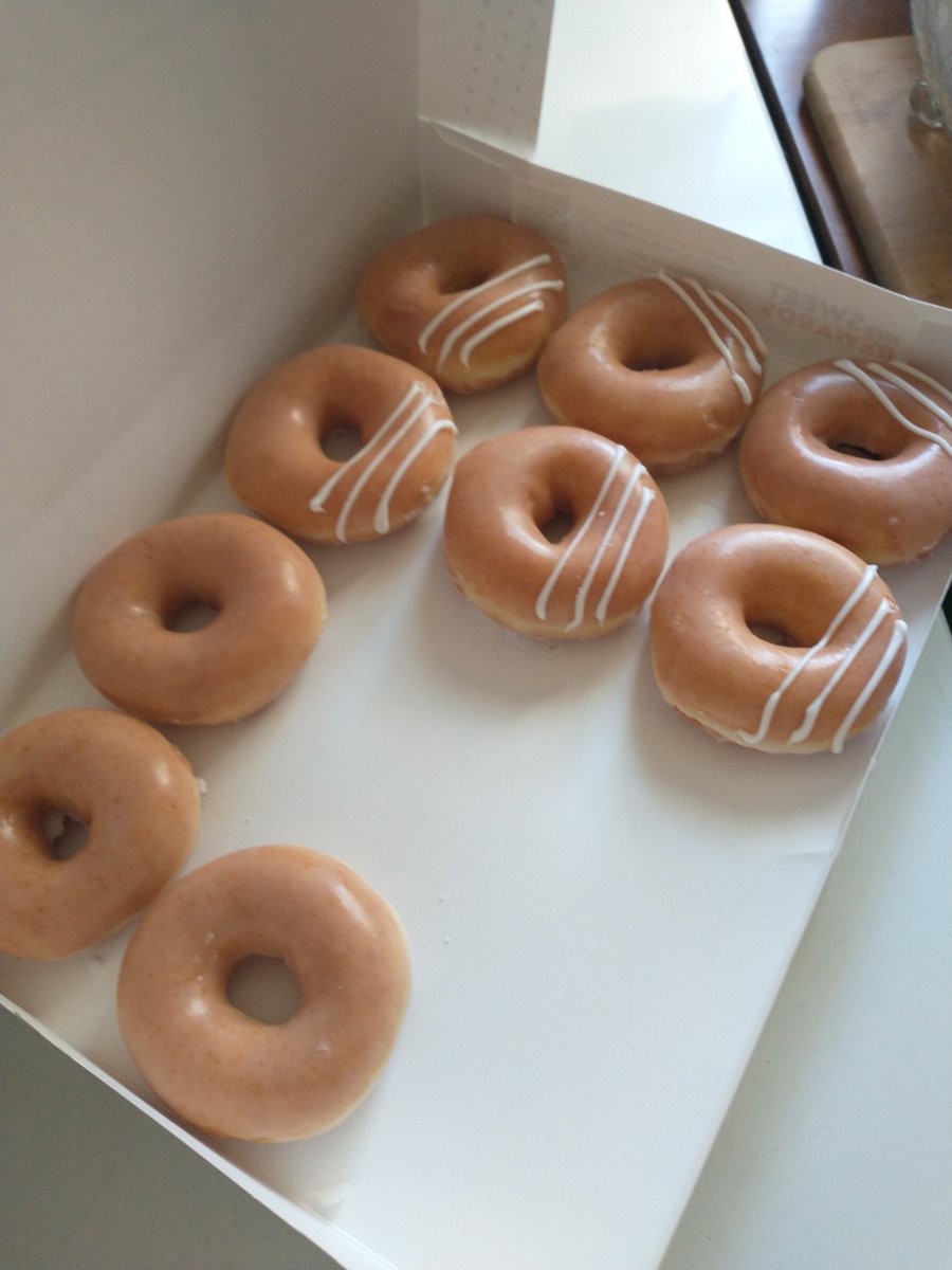 CMoonSys's tweet image. 🎙️ I WAS ALMOST SAD BUT THEN I REALIZED SOME ARE CREAM FILLED