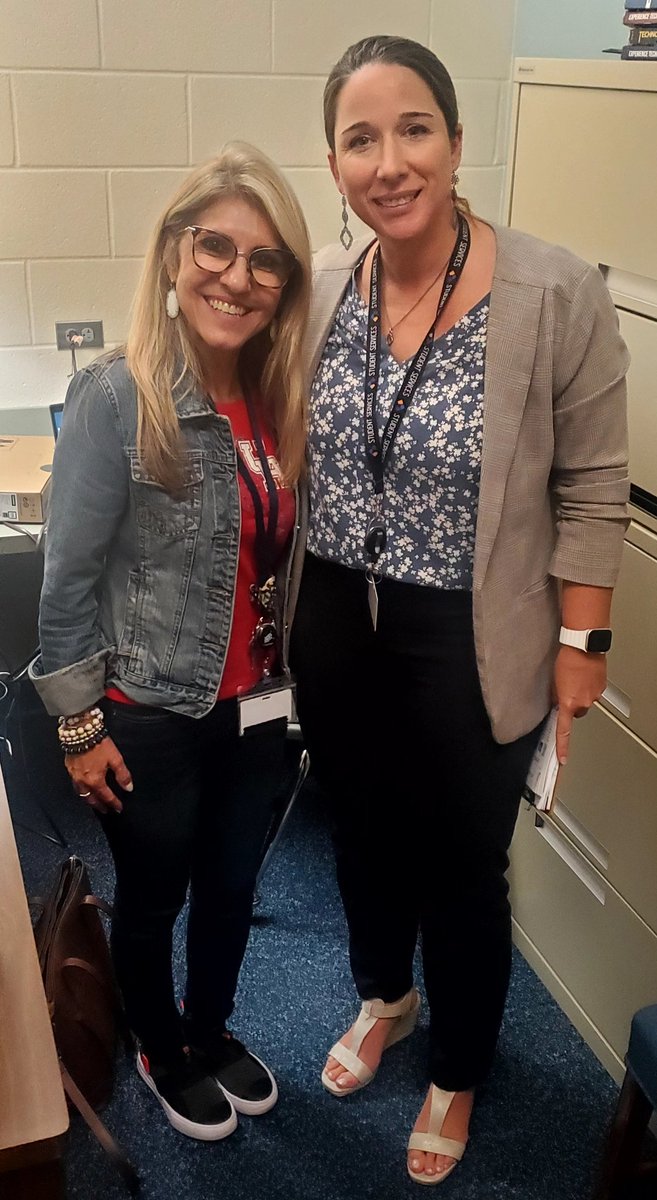 pgilliam33's tweet photo. #CMCT_team is out and about visiting #ALCEast and #ALCWest getting students geared up for an Opportunity For Success! #BringingOutTheBest #Bethemodel #CFISDspirit @CyFairISD @CFISDStuSrvcs #FromPromiseToPurpose #journeyeast https://t.co/fZDqj5s4OC