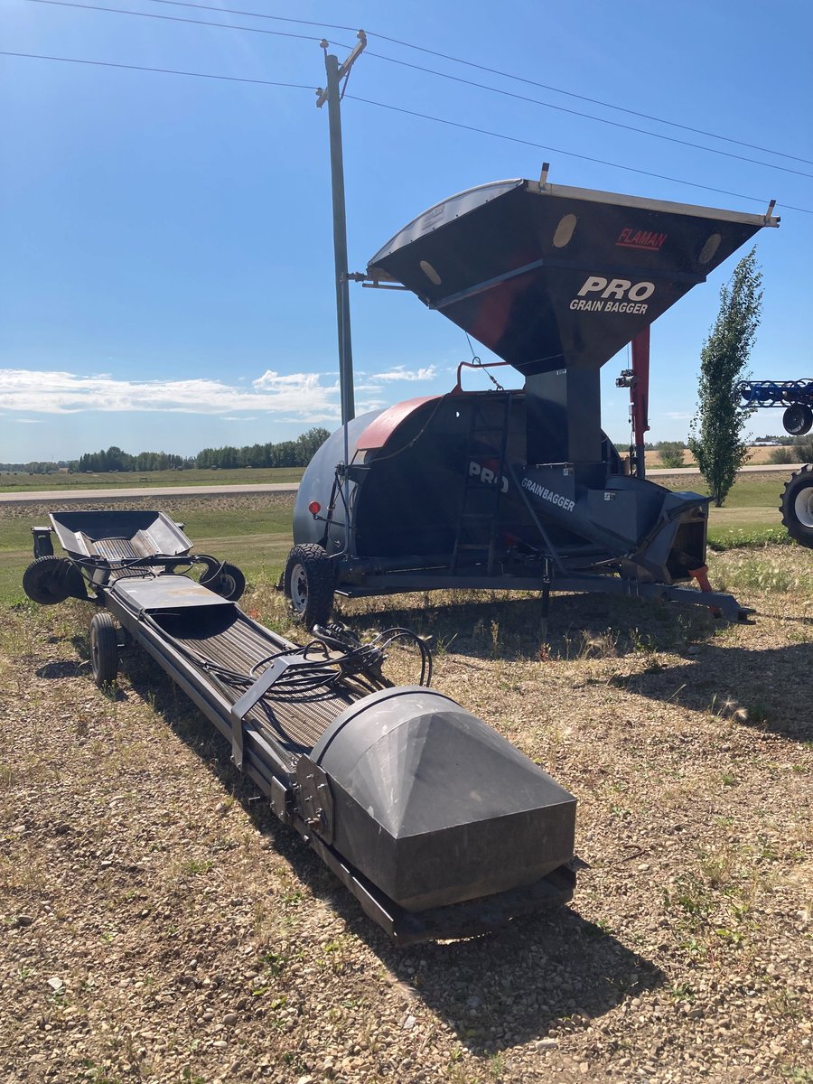 NeeraltaMfgInc's tweet photo. 2011 Pro Grain Bagger with tarp & conveyor. Check it out here: https://t.co/l6997dlffS #Grainbagger https://t.co/vNhDlTBRn5