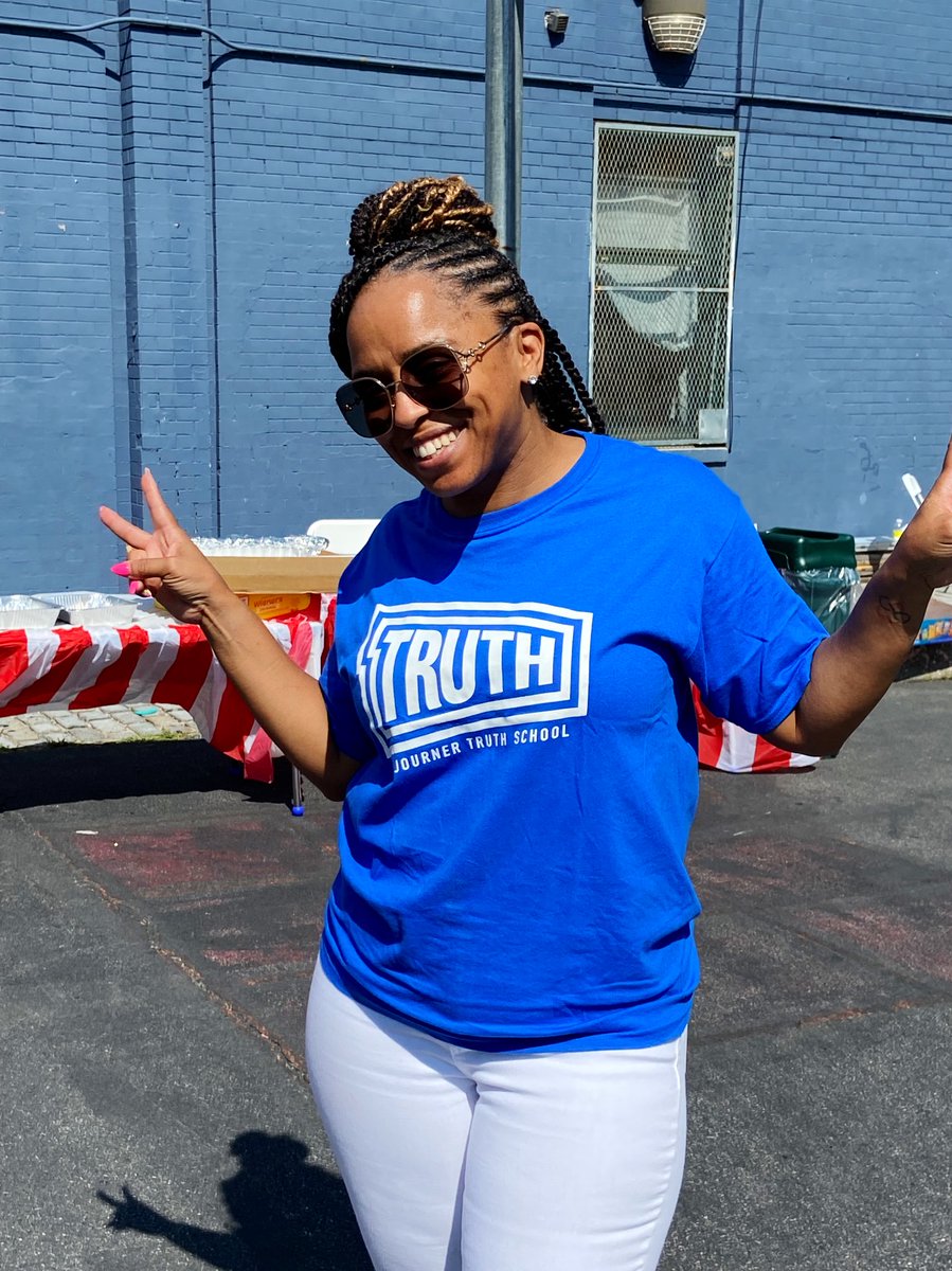 APWILLIAMS149's tweet photo. Shout out to Community School Director J. Williams @Sotru0 for organizing our Back to School Carnival Event! @kamar_samuels @ladyz267 https://t.co/EMVQVbE0wG