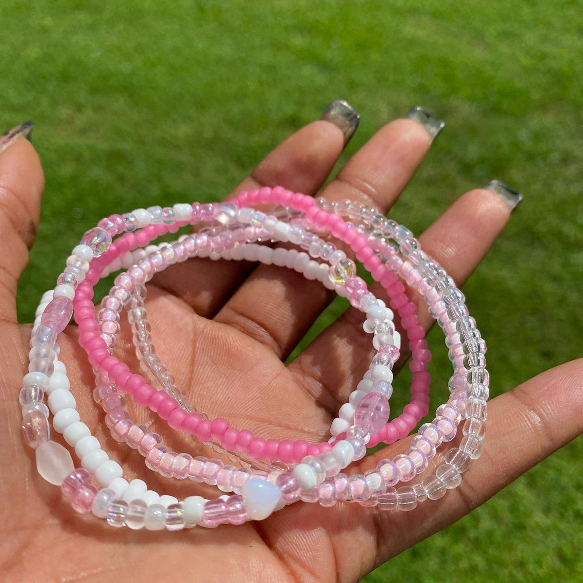 beadsbytink_'s tweet photo. Checkout the 7 Below End of Summer Sale 🧚🏽🗣
A few of the anklet orders that have been done !
Sale ends September 9th ! DM those orders 💕
#fluoritecrystal #fluoritejewelry #beadedanklets #ankletsets #waistedwednesday #waistbeadwednesday #blackcreators #blackownedbusiness https://t.co/y2U5El77uC