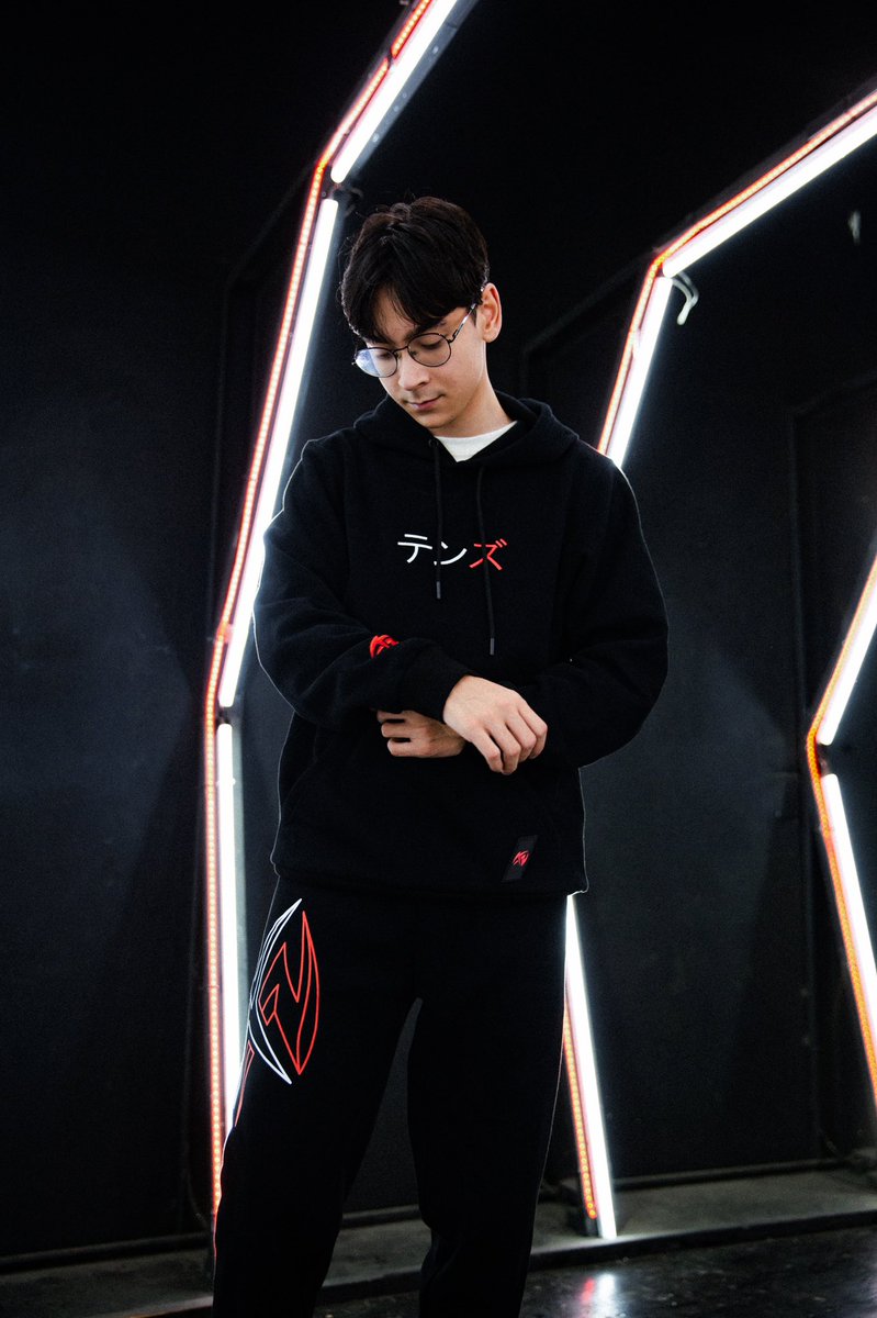 TenZOfficial's tweet photo. 👕😎

https://t.co/AZW5fdo3SB https://t.co/A6X5mltZiL