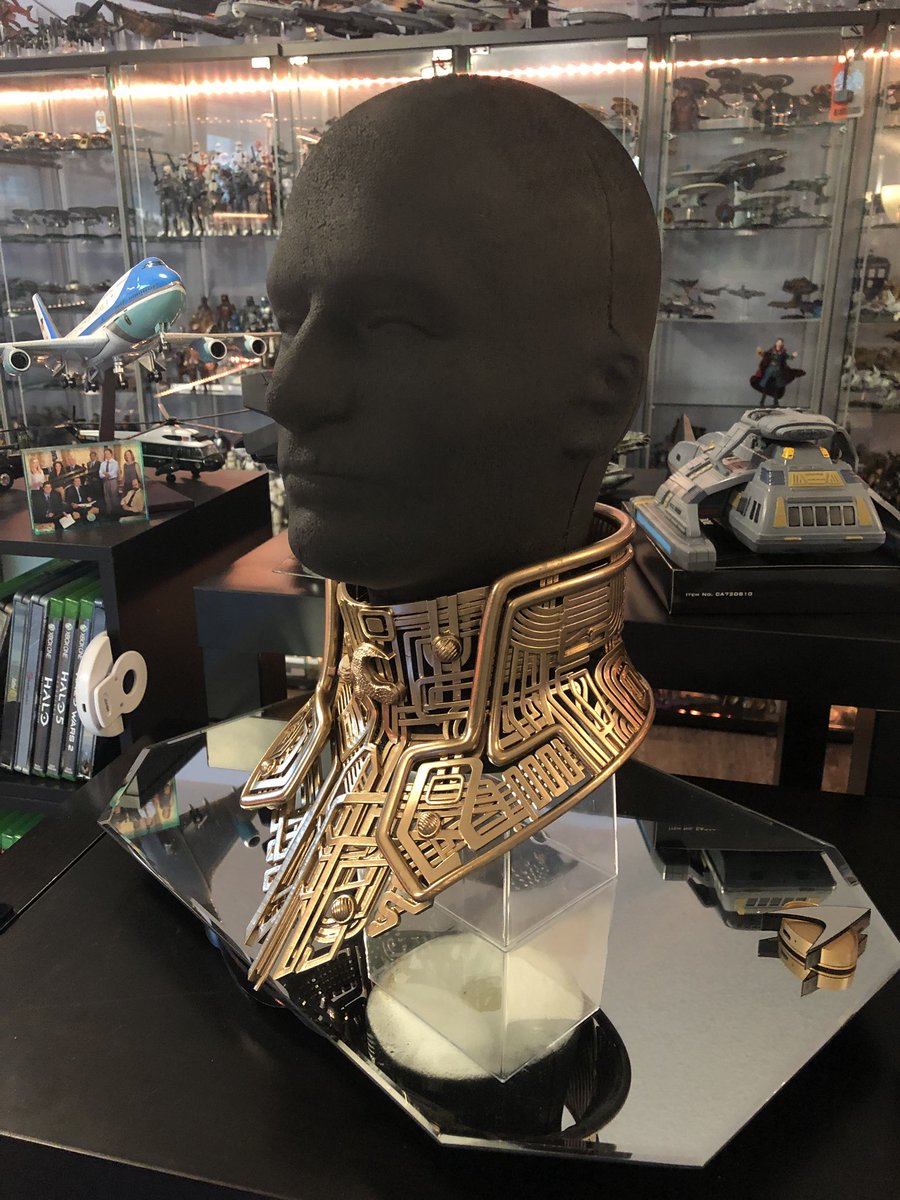 GeekToyLove's tweet photo. Brought Balem’s collar inside and I’m working on a way to display it. From the movie Jupiter Ascending https://t.co/DRy2oLH2hT