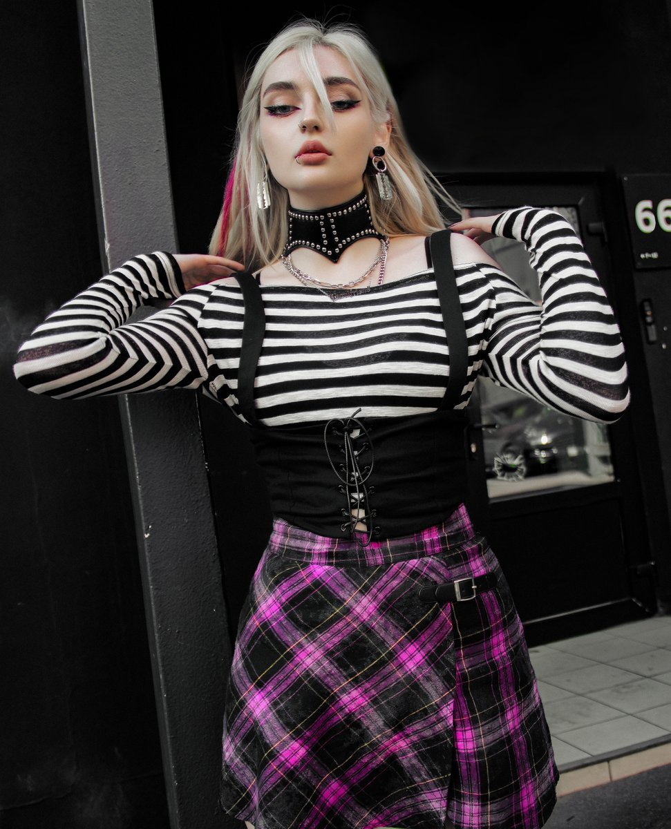 disturbiaco's tweet photo. 💗🖤 Loved our Crush Dress and Trousers? Well, we've made a mini skirt for ya! You're welcome! 🖤💗

https://t.co/FxFqdF17aY

#disturbiaclothing #modernemo #darkfashion #00s #emogirl https://t.co/zSbIw9rRAb