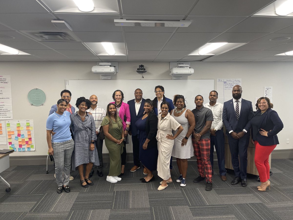 gainey_ed's tweet image. I was honored to host Black Tech Leaders from Pittsburgh and discuss ways we can build more pathways to prosperity for our community. @Pittsburgh is a Tech City — now it is time for us to ensure the work we do lifts up the lives of everyone in our City. 1/2