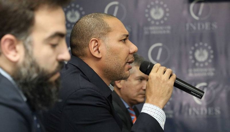 ElMundoSV's tweet photo. #MundoDeporte | Yamil Bukele dice que si hubo “injerencia” fue para que la Fesfut cumpliera la ley
>> https://t.co/TrJCbEaGCv https://t.co/vf9hQFXuMF