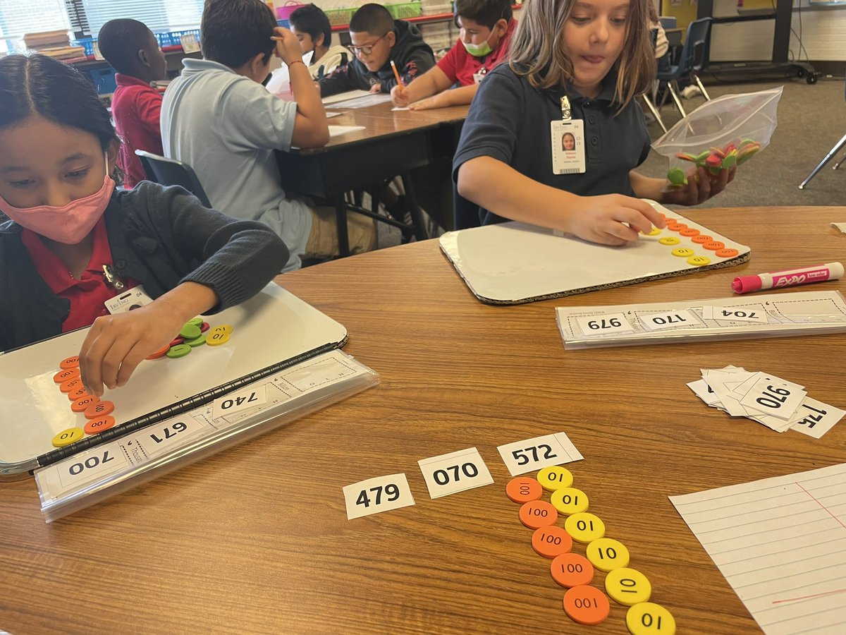 JocelynTeaches's tweet photo. The M in MATH is for MANIPULATIVES 🧮 Small Group &amp; Station Day! (Sn:2 Twitter post in 1 day 😳… I’m doing good )🤣 @MrsBellow @chrishaeteaches @ASJohnston1 https://t.co/0JuJNARmr8