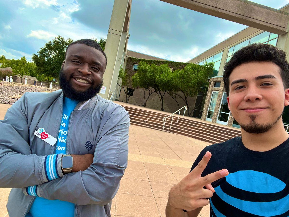 It was an honor being able to attend and learn from some very great leaders and also seeing some familiar faces!! #LifeAtATT #WinAsOne <a href="/ntxabi2/">AbiNTX</a> @NTX_Diggs <a href="/KymbreW_/">Kymbre</a> @CaresseSimpson <a href="/LynetteMAguilar/">Lynette Aguilar</a>